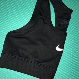 sports bra
